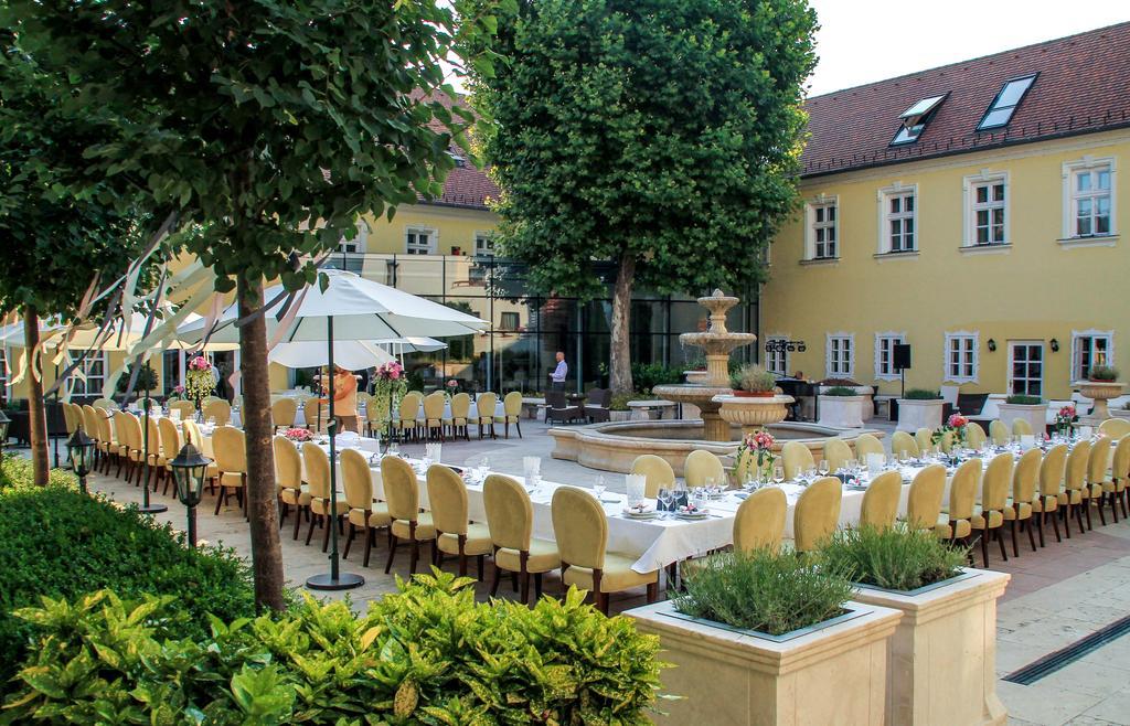 Hotel Kristaly Imperial Тата Екстериор снимка