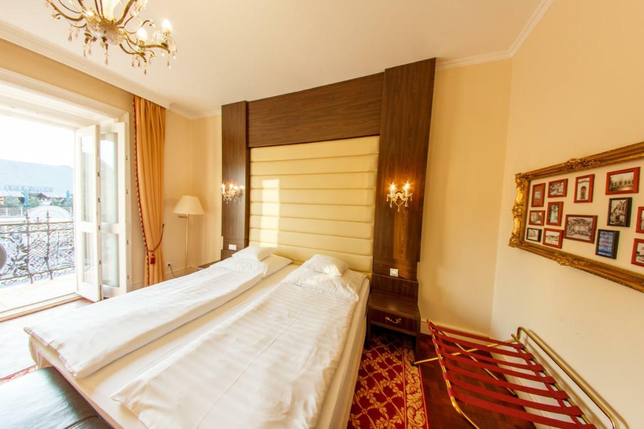 Hotel Kristaly Imperial Тата Екстериор снимка